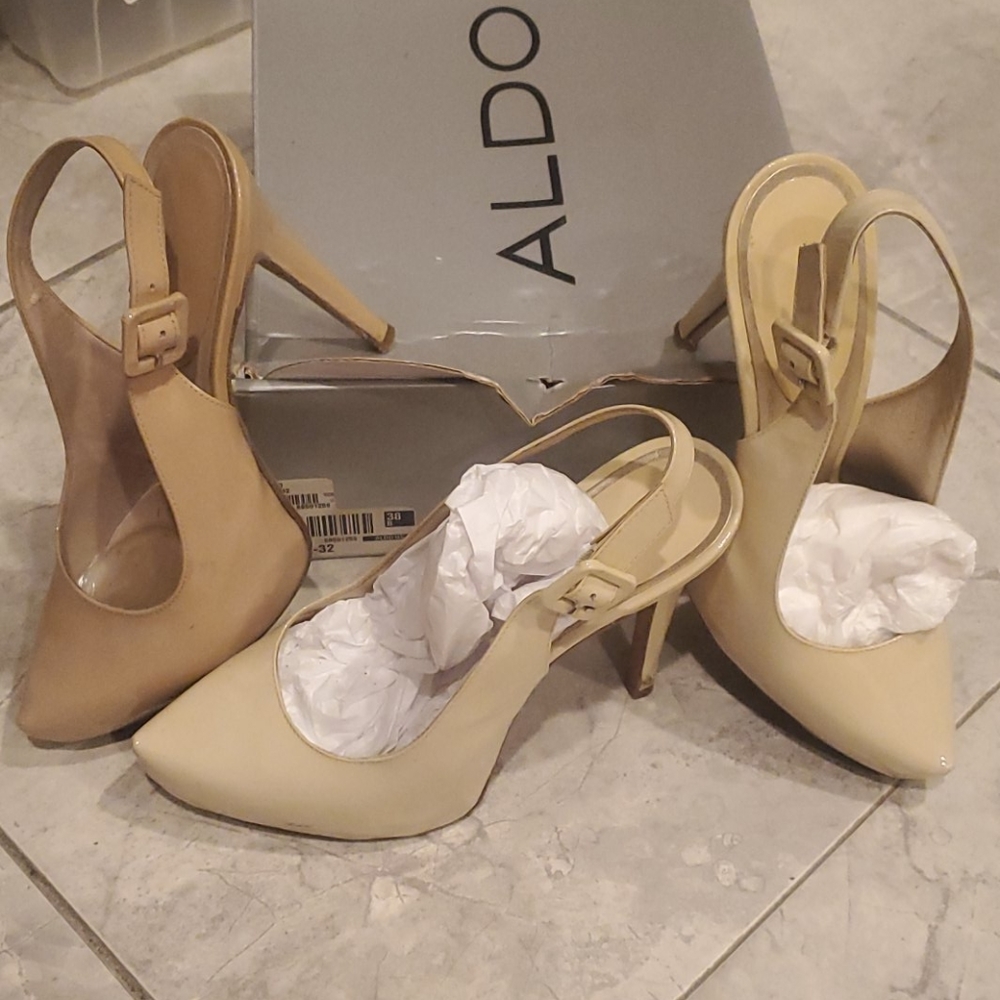 2000s aldo patent leather platform slingback